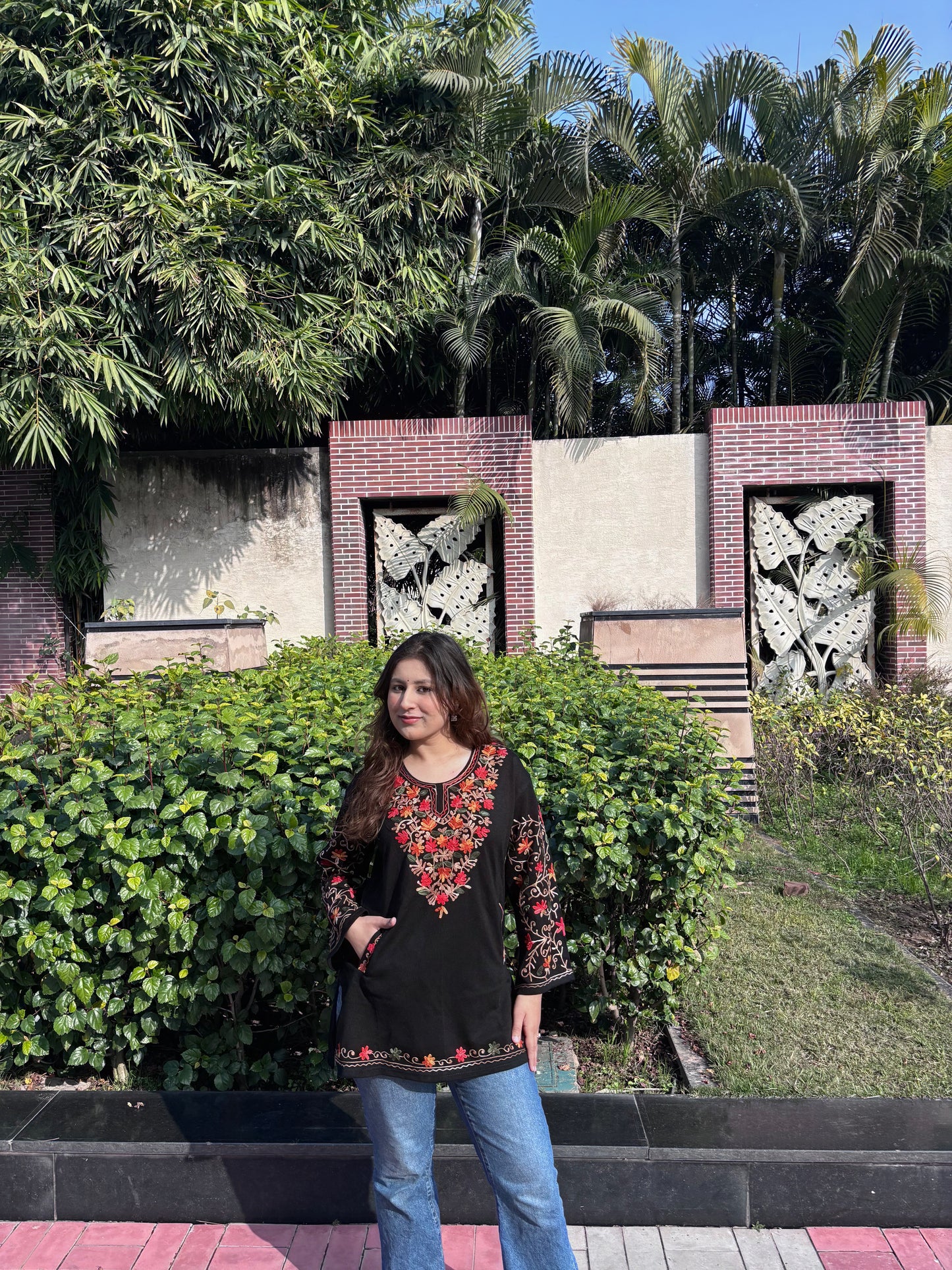 Woollen Kashmiri Pheran Short-Black